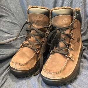 LIKE NEW CONDITION timberland hiking boots